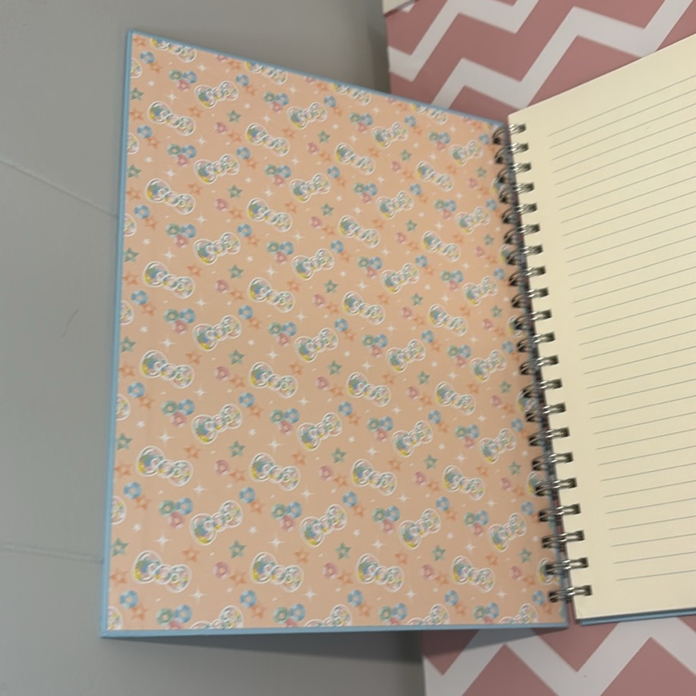 Hello Kitty Special Collection Notebook - Picture 3 of 5